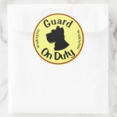 Bewaker Hond op DIENST Ronde Sticker (Tas)