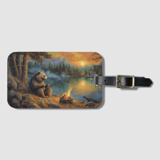 Bewaker van de Herfstvlam | Grizzly Beer kampvuur Bagagelabel (Voorkant (horizontaal))