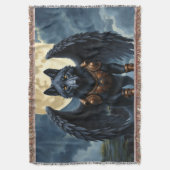 Bewaker van de Maan – De Zwarte Gevleugelde Wolf Deken (Voorkant Verticaal)
