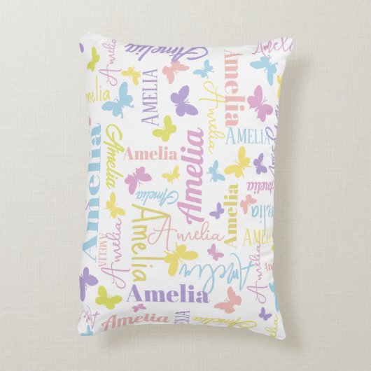 Bewegde regenboogvlinder, aangepaste naam Amelia Accent Kussen (Achterkant (Verticaal))