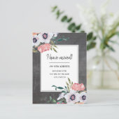 Bewegende aankondiging Chalkboard Roze White Flora Briefkaart (Staand voorkant)