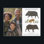 BEWEGENDE AANKONDIGING Javelina Family Desert CUST Briefkaart<br><div class="desc">Stuur een bericht over je verhuizing naar vrienden en familieleden met deze leuke javelinas. Je kunt het aanpassen met je eigen foto,  lettertypen,  kleuren en ook jouw tekst toevoegen. Kijk in mijn winkel voor nog veel meer overeenkomende objecten en andere design!</div>