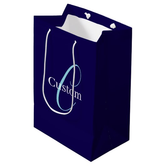 Bewerkbaar Cursief Script Monogram Purplish Blue Medium Cadeauzakje (Voorkant Gekanteld)