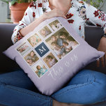 Bewerkbaar Kleur Monogram Wij Zijn Hier Foto Colla Kussen<br><div class="desc">Monogramkussen met de woorden "dit zijn wij" in een stijlvol schrift met 8 vierkante foto's in een rasterlay-out met een witte rand eromheen aan de voor- en achterkant, waardoor er in totaal 16 foto's zijn die je kunt vervangen door je eigen foto's, allemaal tegen een bewerkbare achtergrondkleur (klik op "aanpassen"...</div>
