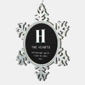 Bewerkbaar Modern Monogram Naam & Bericht | Zwart Tin Sneeuwvlok Ornament (Rechts)