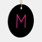 Bewerkbaar Modern Roze & Zwart Monogram Keramisch Ornament (Rechts)