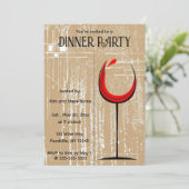 Bewerkbaar wijnglas op bruine achtergrond kaart (Staand voorkant)