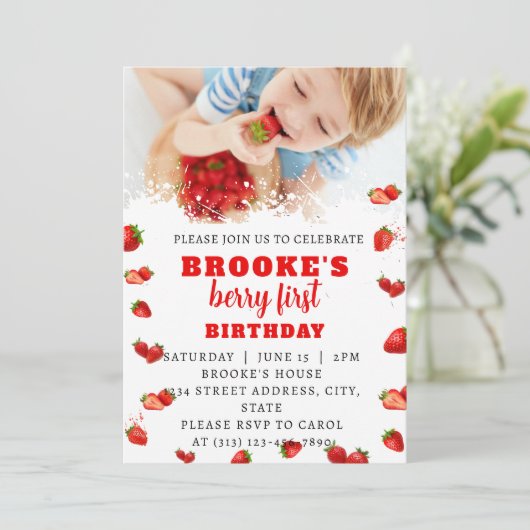 Bewerkbare aardbei 1e verjaardag uitnodiging (Staand voorkant)