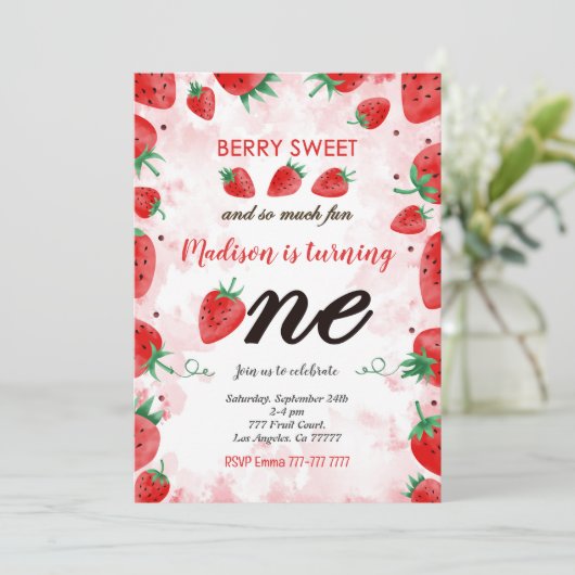 Bewerkbare Aardbei Verjaardag uitnodiging (Staand voorkant)