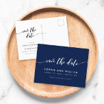 Bewerkbare achtergrond Relax Script Sla de datum o Aankondigingskaart<br><div class="desc">Stijlvol Sla het briefkaart Datum op met de woorden "Save the Date" in een relax cursief script in het wit tegen een bewerkbare achtergrondkleur (klik op aanpassen om de kleur te wijzigen). Personaliseer het door de plaatsaanduidingstekst te vervangen. Klik op de knop "Aanpassen" voor meer opties, zoals het lettertype en...</div>