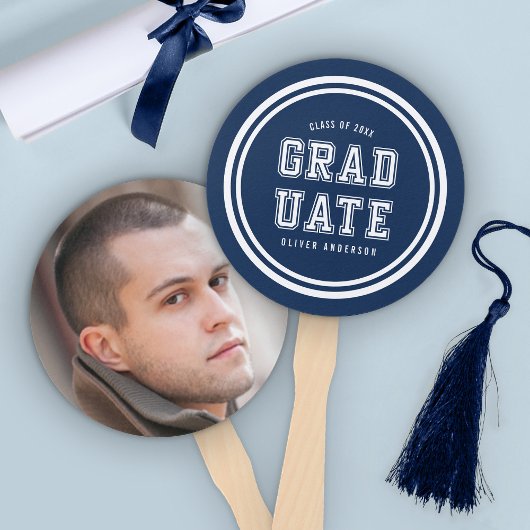 Bewerkbare achtergrondkleur eindexamenfoto varsity handwaaier