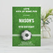 Bewerkbare Boys Sports Party Kaart met Field & Bal (Staand voorkant)