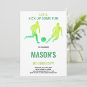 Bewerkbare Boys Sports Party Kaart met Field & Bal (Staand voorkant)