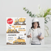 Bewerkbare constructie Verjaardag Foto uitnodiging (Staand voorkant)