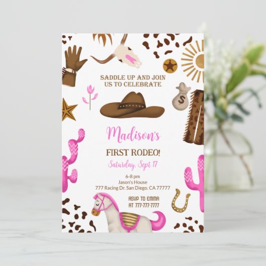 Bewerkbare Cowgirl verjaardagsuitnodiging Kaart (Staand voorkant)