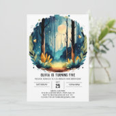 Bewerkbare dennenavontuur Woodland verjaardag Kaart (Staand voorkant)