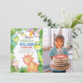 Bewerkbare dinosaurus verjaardagsuitnodiging met f kaart (Staand voorkant)