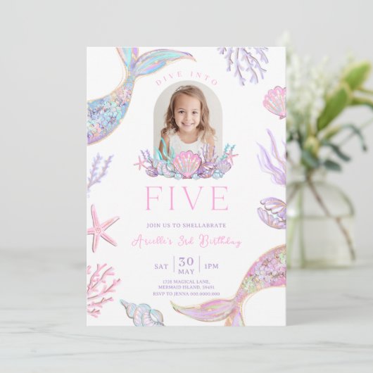 Bewerkbare duik in vijf zeemeerminuitnodigingen kaart (Staand voorkant)