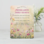 Bewerkbare familie-hervunionfeest met wilde bloeme kaart (Staand voorkant)