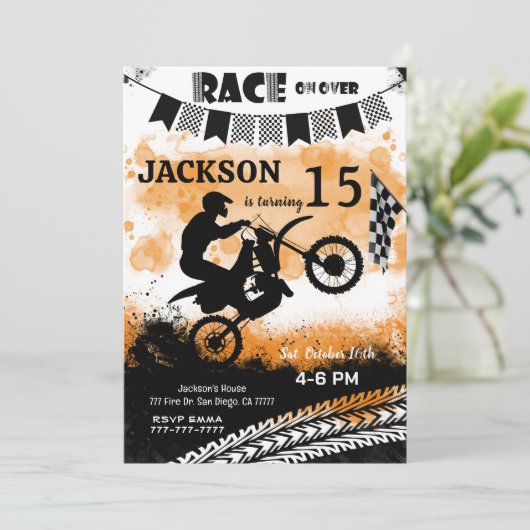 Bewerkbare fiets verjaardagsuitnodiging, jongen ui kaart (Staand voorkant)