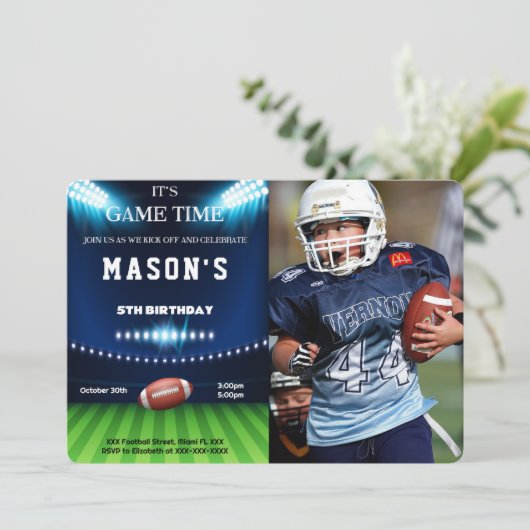 Bewerkbare Football Verjaardagsfotouitnodiging Kaart (Staand voorkant)