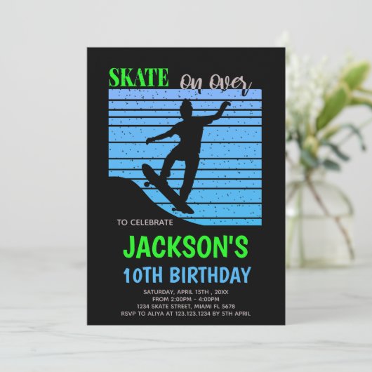 Bewerkbare groene en blauwe skater Party Uitnodige Kaart (Staand voorkant)