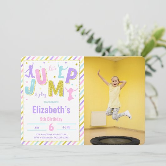 Bewerkbare Jump Photo uitnodiging (Staand voorkant)