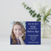 Bewerkbare kleur Blauwe foto Afstuderen Opslagdatu Aankondigingskaart (Staand voorkant)