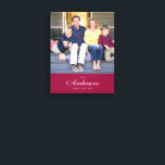 Bewerkbare kleur Cursief De familienaam Foto Canvas Afdruk<br><div class="desc">Cursief De familienaam Foto omwikkeld canvas print met bewerkbare achtergrondkleur (klik aanpassen om van kleur te veranderen) met uw familienaam in een elegant cursief lettertype en onder een dunne lijn, vermeld de titel voor uw foto, zoals toen uw familie werd opgericht of toen de foto werd genomen. Maakt een geweldige...</div>