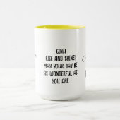 Bewerkbare kleurnaam Monogram Schrijf Gifts Geel Mok (Midden)