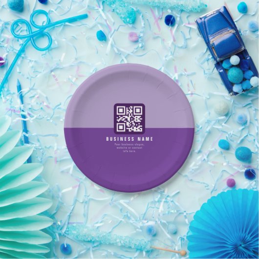 Bewerkbare moderne QR-code Sjabloon | Paars Papieren Bordje (Feest)