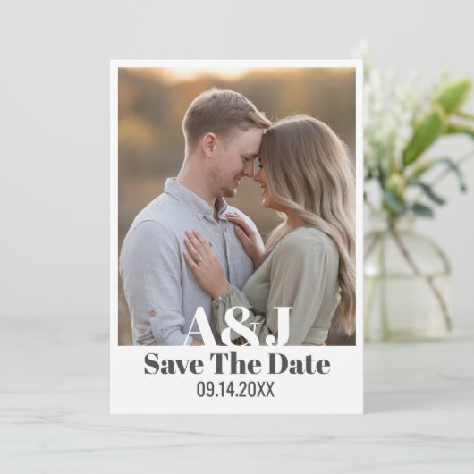Bewerkbare moderne vet Bewaar de datum met grote f Save The Date (Staand voorkant)