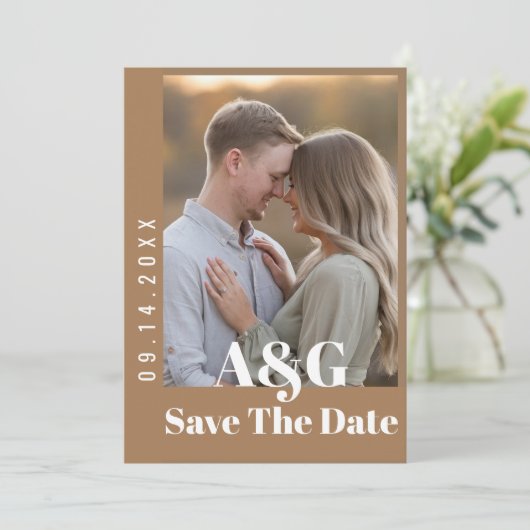Bewerkbare moderne vet Bewaar de datum met grote f Save The Date (Staand voorkant)