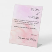 bewerkbare roze in plaats van weddenschappen reclamebord met voetstuk (Voorkant)