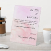 bewerkbare roze in plaats van weddenschappen reclamebord met voetstuk (Insitu)