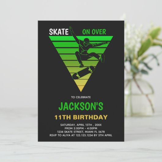 Bewerkbare Skater Party Uitnodiging voor jongens (Staand voorkant)