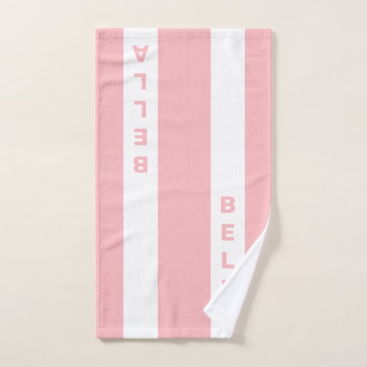 Bewerkbare tekst op lichtroze en wit gestreept bad handdoek (Handdoek)