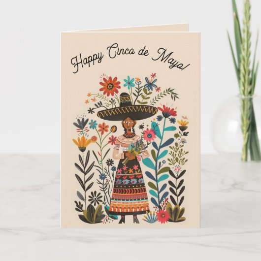 Bewerkbare Vrouw Met Pet en Bloemen Cinco de Mayo Kaart (Voorkant)