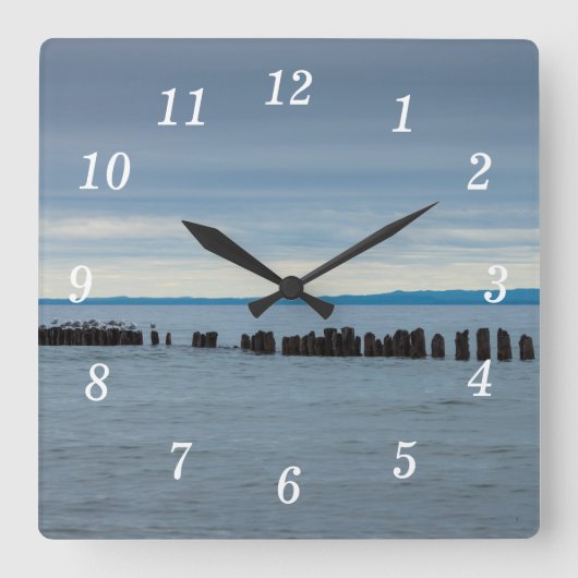 Bewolkt bij Whitefish Bay Wall Clock Vierkante Klok (Voorkant)
