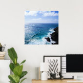 Bewolkt Zomer Zeegezicht met Cliff Poster (Thuiskantoor)