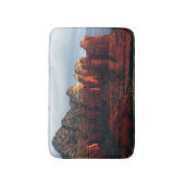 Bewolkte Coffee Pot Rock in Sedona Arizona Badmat (Voorkant Verticaal)