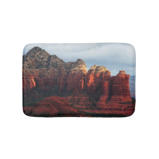 Bewolkte Coffee Pot Rock in Sedona Arizona Badmat (Voorkant)