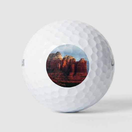 Bewolkte Coffee Pot Rock in Sedona Arizona Golfballen (Voorkant)