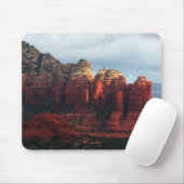 Bewolkte Coffee Pot Rock in Sedona Arizona Muismat (Met muis)