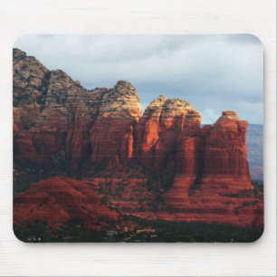Bewolkte Coffee Pot Rock in Sedona Arizona Muismat