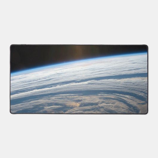 Bewolkte formaties in de Zuid-Indische Oceaan. Bureaumat (Voorkant)