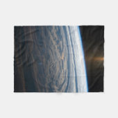 Bewolkte formaties in de Zuid-Indische Oceaan. Fleece Deken (Voorkant (Horizontaal))