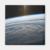 Bewolkte formaties in de Zuid-Indische Oceaan. Magneet (Voorkant)