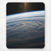 Bewolkte formaties in de Zuid-Indische Oceaan. Muismat (Voorkant)