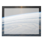 Bewolkte formaties in de Zuid-Indische Oceaan. Notitieblok (Voorkant)